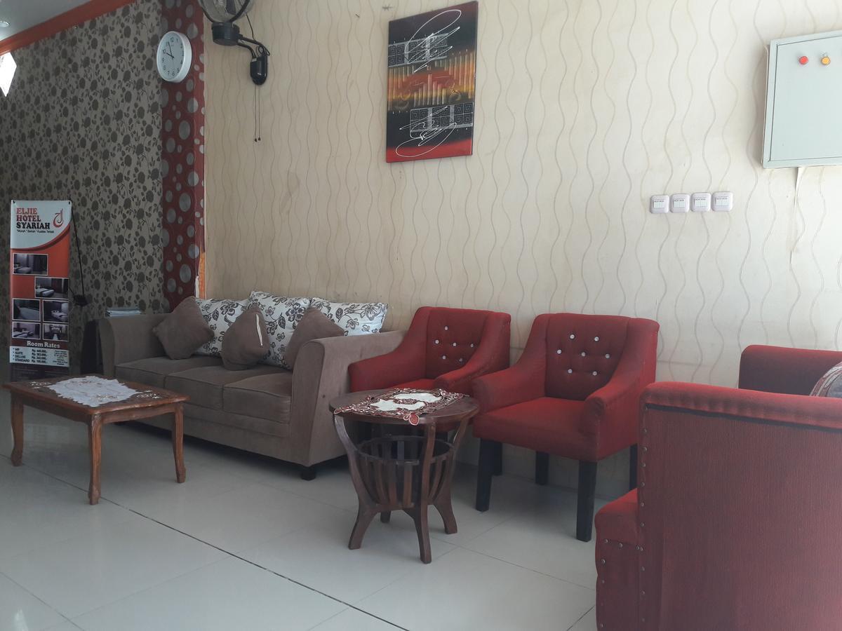 Eljie Hotel Syariah Gorontalo Exterior photo